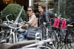 Amsterdam 8 oktober 2016
Holly Brood met vriend Soy Kroon op vespa scooter