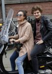 Amsterdam 8 oktober 2016
Holly Brood met vriend Soy Kroon op vespa scooter