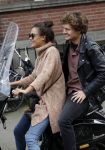 Amsterdam 8 oktober 2016
Holly Brood met vriend Soy Kroon op vespa scooter