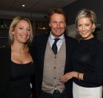Lienden, 25 Oktober 2016
Boekuitreiking Hans Kraay Jr.
Johan Derksen Helene Hendriks en Hans Kraay Jr. Sofie Hraay
