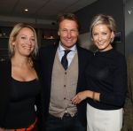 Lienden, 25 Oktober 2016
Boekuitreiking Hans Kraay Jr.
Johan Derksen Helene Hendriks en Hans Kraay Jr. Sofie Hraay