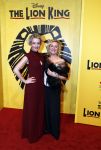 Scheveningen 30 oktober 2016
Premiere the lion king in het circustheater. Karina Smulders met een vriendin