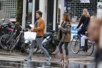 Amsterdam 6 november 2016
Katja Schuurman met haar vriend en aanstaande man Freek van  Noortwijk doen samen boodschappen