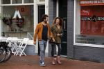 Amsterdam 6 november 2016
Katja Schuurman met haar vriend en aanstaande man Freek van  Noortwijk doen samen boodschappen