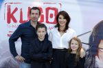 Amsterdam 24 augustus 2016
Premiere Kubo in pathe arena. Kim v Kooten met man Jacob Derwig en hun kinderen