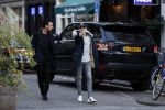 Amsterdam 31 oktober 2016
Lil Kleine in zijn nieuwe range rover sport.