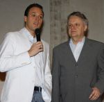 Breda 26 maart 2007
Frans Bauer  kondigt tijdens persconferentie  in Holland casino aan dat hij met Mariska gaat trouwen in 2008.
Peter Smulders bv