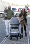Amsterdam 16 oktober 2016
Wesley Sneijder en Yolanthe Sneijder Cabau vieren de 1e verjaardag van Xess Xava in de Harbour Club en het thema is Lion King. Ook Jessey was er natuurlijk bij. Maria tailor met partner Jeroen v d Berg en hun kinderen