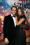 Amsterdam 24 oktober 2016
Premiere Hartenstrijd in Tuschinski. Miro Kloosterman met zijn nieuwe vriendin Laurie