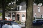 Alphen aan de Rijn 9 oktober 2016
Myrthe Mylius wordt thuis gebracht door (goede) vriend Sebastian Schneberger. Hij heeft een mercedes met vleugeldeuren.