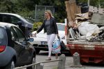 Alphen aan de Rijn 9 oktober 2016
Myrthe Mylius wordt thuis gebracht door (goede) vriend Sebastian Schneberger. Hij heeft een mercedes met vleugeldeuren.