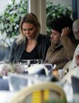 Amsterdam 18 oktober 2016
Myrthe Mylius met haar nieuwe vriend Sebastian Schneberger op terras in Amsterdam en onderweg naar Riviera Maison.