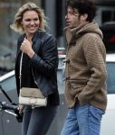Amsterdam 18 oktober 2016
Myrthe Mylius met haar nieuwe vriend Sebastian Schneberger op terras in Amsterdam en onderweg naar Riviera Maison.