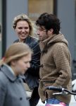 Amsterdam 18 oktober 2016
Myrthe Mylius met haar nieuwe vriend Sebastian Schneberger op terras in Amsterdam en onderweg naar Riviera Maison.