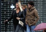 Amsterdam 18 oktober 2016
Myrthe Mylius met haar nieuwe vriend Sebastian Schneberger op terras in Amsterdam en onderweg naar Riviera Maison.