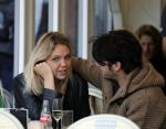Amsterdam 18 oktober 2016
Myrthe Mylius met haar nieuwe vriend Sebastian Schneberger op terras in Amsterdam en onderweg naar Riviera Maison.
