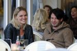 Amsterdam 18 oktober 2016
Myrthe Mylius met haar nieuwe vriend Sebastian Schneberger op terras in Amsterdam en onderweg naar Riviera Maison.