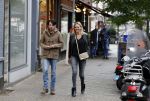 Amsterdam 18 oktober 2016
Myrthe Mylius met haar nieuwe vriend Sebastian Schneberger op terras in Amsterdam en onderweg naar Riviera Maison.