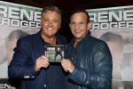 Amsterdam 3 november 2016
Presentatie cd Rene Froger in the harbour Club . Najib Amhali reikt de cd uit.