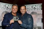 Amsterdam 3 november 2016
Presentatie cd Rene Froger in the harbour Club . Najib Amhali reikt de cd uit.