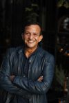 Amsterdam 3 november 2016
Presentatie cd Rene Froger in the harbour Club . Najib Amhali reikt de cd uit.