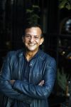 Amsterdam 3 november 2016
Presentatie cd Rene Froger in the harbour Club . Najib Amhali reikt de cd uit.