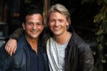Amsterdam 3 november 2016
Presentatie cd Rene Froger in the harbour Club . Najib Amhali reikt de cd uit. Thomas Berge