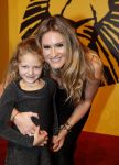 Scheveningen 30 oktober 2016
Premiere the lion king in het circustheater. Nikkie Plessen met dochter