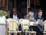 Amsterdam 31 oktober 2016
Patricia Paay met haar vriend Robert Hinfelaar in Amsterdam zuid