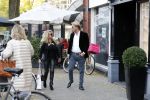 Amsterdam 31 oktober 2016
Patricia Paay met haar vriend Robert Hinfelaar in Amsterdam zuid