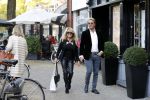 Amsterdam 31 oktober 2016
Patricia Paay met haar vriend Robert Hinfelaar in Amsterdam zuid