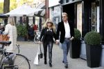 Amsterdam 31 oktober 2016
Patricia Paay met haar vriend Robert Hinfelaar in Amsterdam zuid