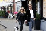 Amsterdam 31 oktober 2016
Patricia Paay met haar vriend Robert Hinfelaar in Amsterdam zuid