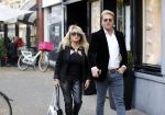 Amsterdam 31 oktober 2016
Patricia Paay met haar vriend Robert Hinfelaar in Amsterdam zuid