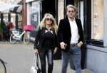Amsterdam 31 oktober 2016
Patricia Paay met haar vriend Robert Hinfelaar in Amsterdam zuid