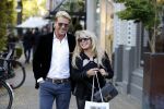 Amsterdam 31 oktober 2016
Patricia Paay met haar vriend Robert Hinfelaar in Amsterdam zuid