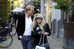 Amsterdam 31 oktober 2016
Patricia Paay met haar vriend Robert Hinfelaar in Amsterdam zuid