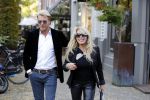 Amsterdam 31 oktober 2016
Patricia Paay met haar vriend Robert Hinfelaar in Amsterdam zuid