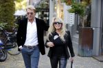 Amsterdam 31 oktober 2016
Patricia Paay met haar vriend Robert Hinfelaar in Amsterdam zuid