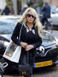 Amsterdam 31 oktober 2016
Patricia Paay met haar vriend Robert Hinfelaar in Amsterdam zuid