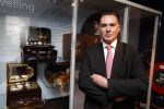 Amsterdam 7 oktober 2016
Paul schulten opent  exposties van tassen Royals. van oa Prinses Juliana koningin Maxima Koningin Elisabeth en Prinses Gracia Monaco.