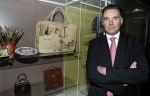 Amsterdam 7 oktober 2016
Paul schulten opent  exposties van tassen Royals. van oa Prinses Juliana koningin Maxima Koningin Elisabeth en Prinses Gracia Monaco.