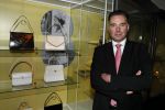 Amsterdam 7 oktober 2016
Paul schulten opent  exposties van tassen Royals. van oa Prinses Juliana koningin Maxima Koningin Elisabeth en Prinses Gracia Monaco.