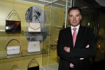 Amsterdam 7 oktober 2016
Paul schulten opent  exposties van tassen Royals. van oa Prinses Juliana koningin Maxima Koningin Elisabeth en Prinses Gracia Monaco.