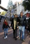 Amsterdam 22 oktober 2016 
Zanger Quincy met zijn vrouw en dochter op de pc hooftstraat