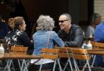 Amsterdam 1 oktober 2016 
Raoul Heertje met vrouw en dochter op terras.