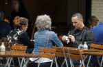 Amsterdam 1 oktober 2016 
Raoul Heertje met vrouw en dochter op terras.
