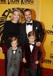 Scheveningen 30 oktober 2016
Premiere the lion king in het circustheater.
Winston Gerschtanowitz met renate Verbaan en hun kinderen