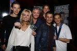 Amsterdam 3 november 2016
Presentatie cd Rene Froger in the harbour Club . Najib Amhali reikt de cd uit. Rene met Natasja en kinderen Danny Natasja Didier en Maxim