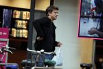 Amsterdam 1 november 2016
Rick Brandsteder doet boodschappen op de beethovenstraat